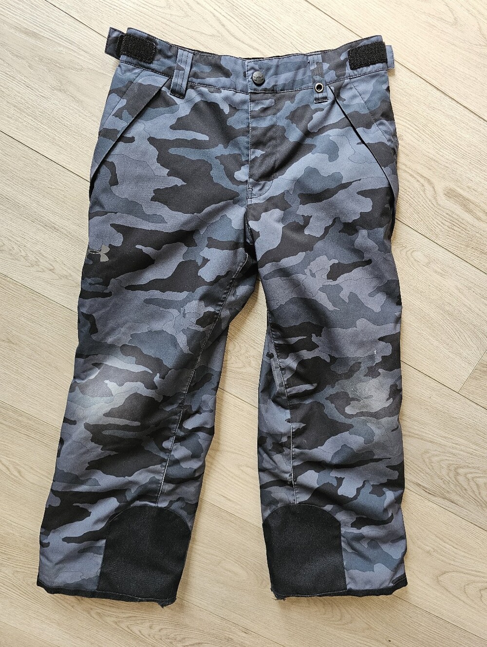Under Armour Grey Black Camo Snow Pants,‎ Size Youth Medium *Read Condition
